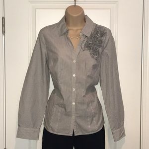 Ann Taylor LOFT Size 8 Petite button up Blouse
